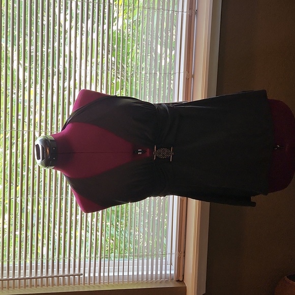 Tara Grinna Swim Top - Picture 1 of 6